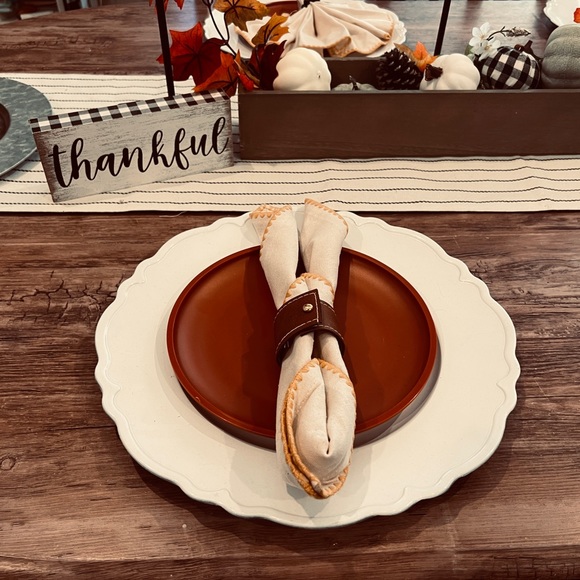 Set of 8 cotton Napkins and 8 Rings - Picture 2 of 5